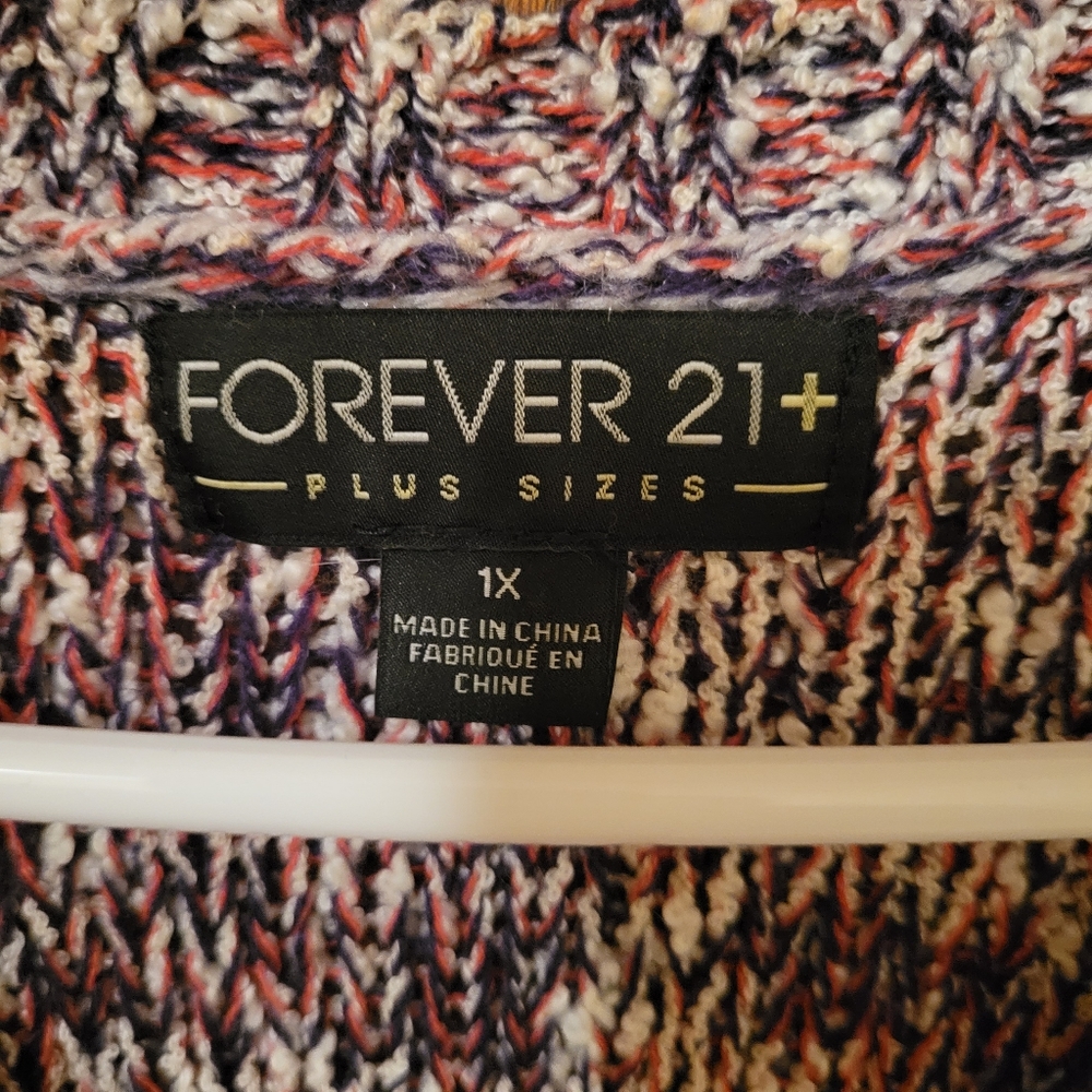 Plus sized knit sweater - Picture 2 of 4